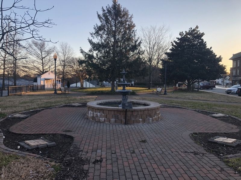 Veterans Memorial Fountain image. Click for full size.
