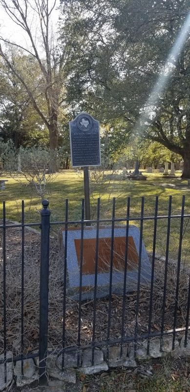 Atkinson Cemetery and Marker image. Click for full size.
