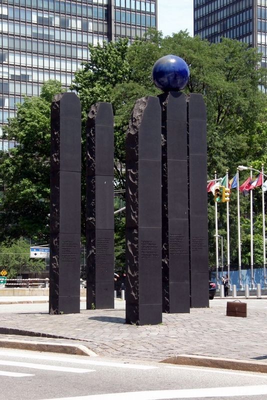 Raoul Wallenberg Monument image. Click for full size.