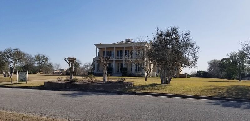 The view of the Giddings-Stone House from the road image. Click for full size.