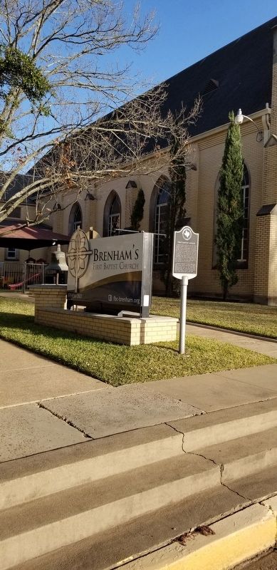 First Baptist Church and Marker image. Click for full size.