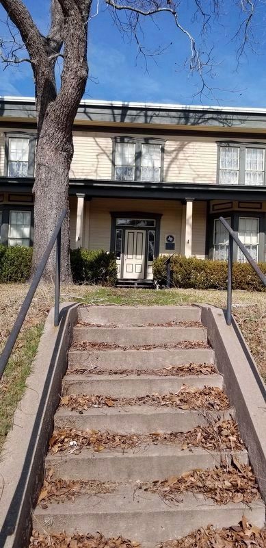 The walkway to the Giddings-Wilkin House and Marker. Click for full size. The walkway to the Giddings-Wilkin House and Marker image. Click for full size.