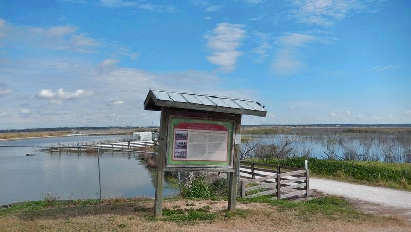 Farm Workers Enrich the Cultural History of Lake Apopka Marker Kiosk image. Click for full size.