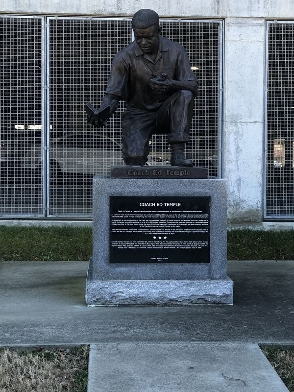 Coach Ed Temple Statue image. Click for full size.