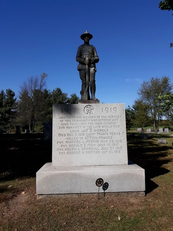 Pittsford World War Memorial image. Click for full size.
