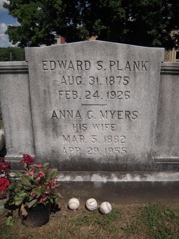 Eddie Plank Grave at Evergreen Cemetery in Gettysburg image. Click for full size.