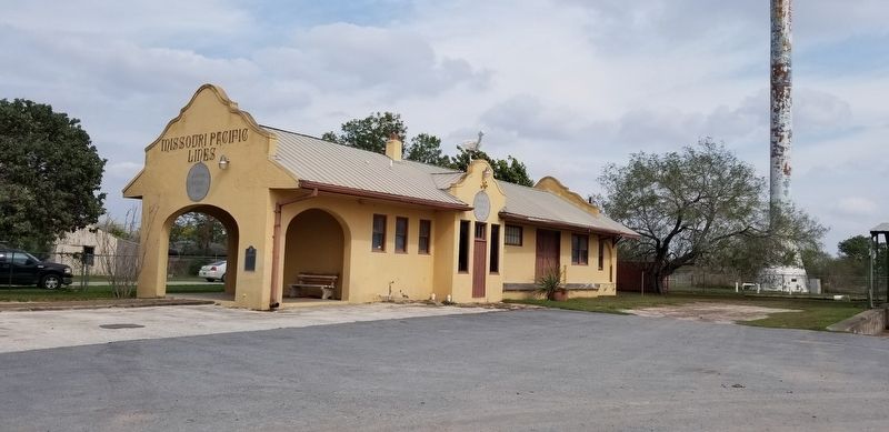 Former Station Site of Spiderweb Railroad image. Click for full size.