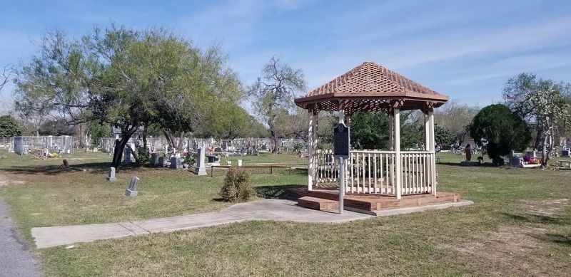 Guadalupe Cemetery and Marker image. Click for full size.