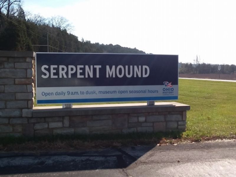 Entrance to Serpent Mound. Click for full size. Entrance to Serpent Mound image. Click for full size.