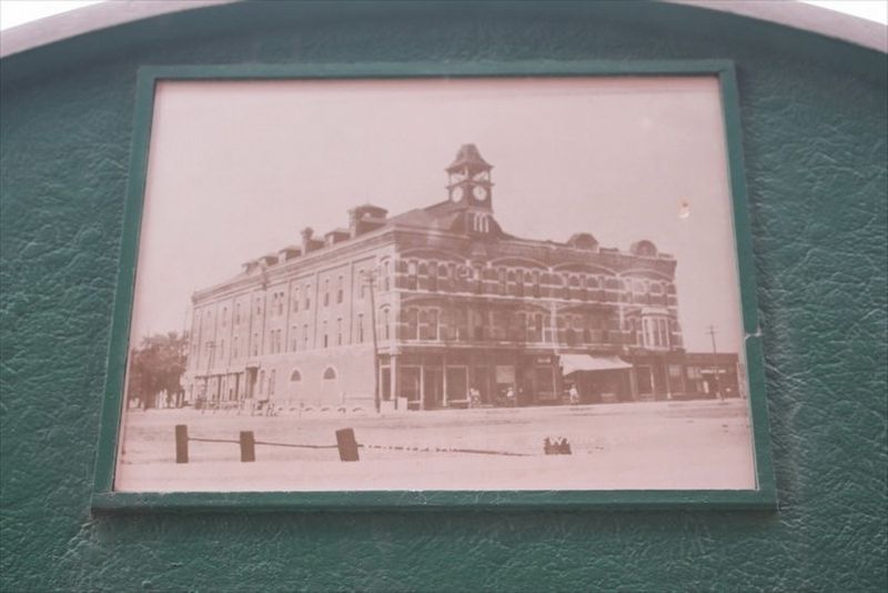 Ragsdale Opera House image. Click for full size.