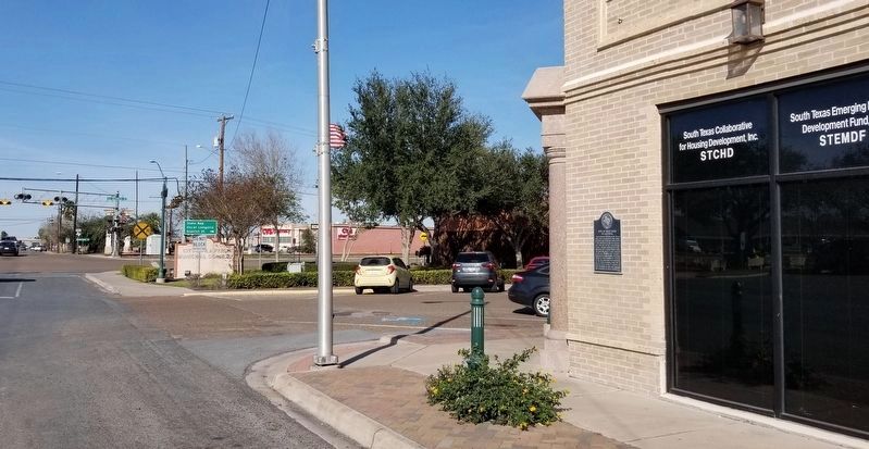 The view of the Site of First Bank in La Feria Marker from the road image. Click for full size.