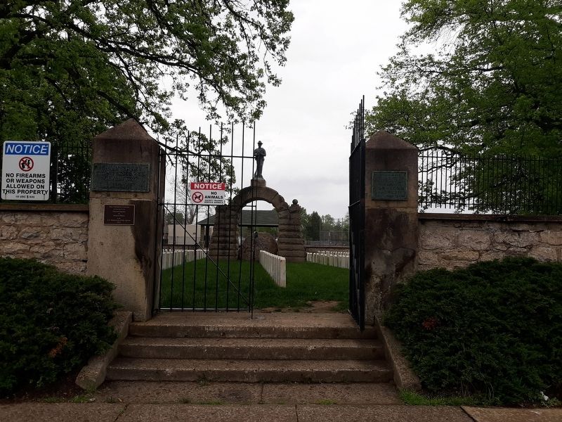 This Confederate Cemetery Marker. Click for full size. This Confederate Cemetery Marker image. Click for full size.