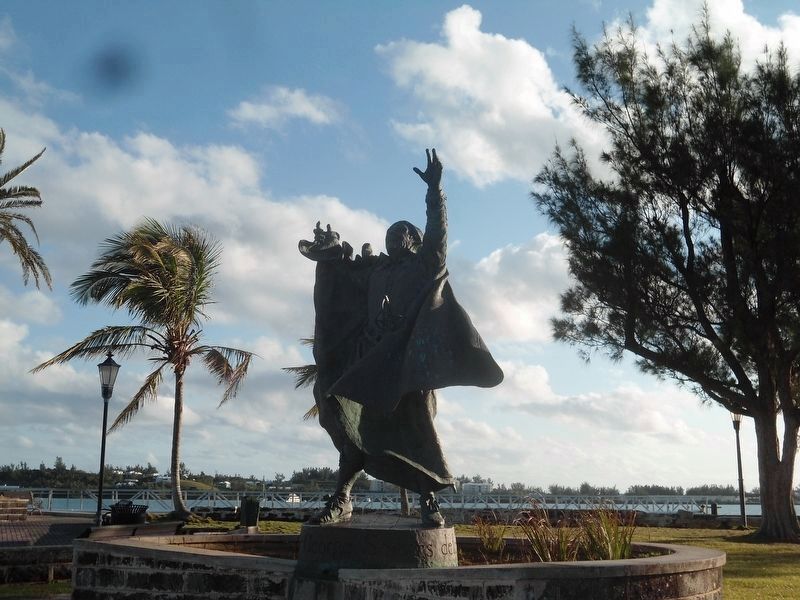 Statue of Admiral Sir George Somers image. Click for full size.