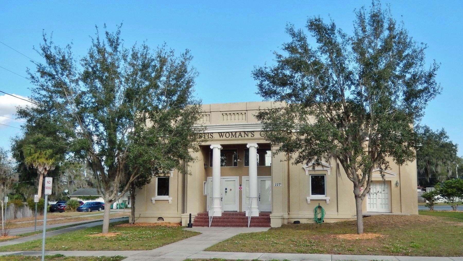 Woman's Club of Eustis Building (<i>west/front elevation</i>) image. Click for full size.