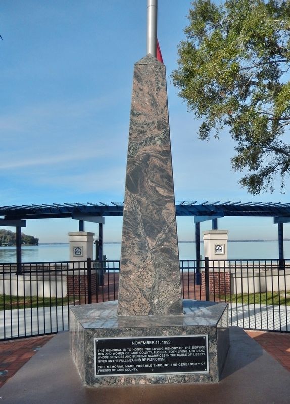 Lake County Service Memorial image. Click for full size.