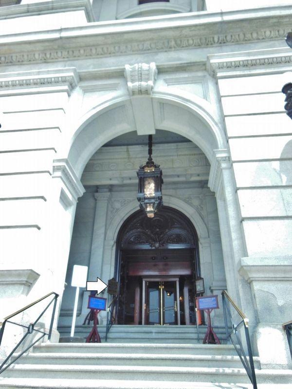 Pennsylvania Capitol (<i>west entrance</i>) image. Click for full size.