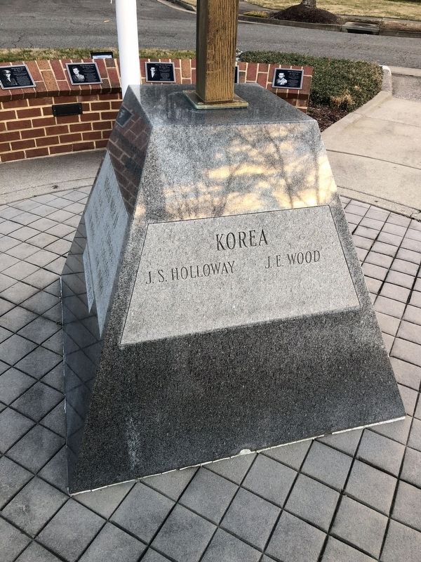 Veterans Memorial image. Click for full size.
