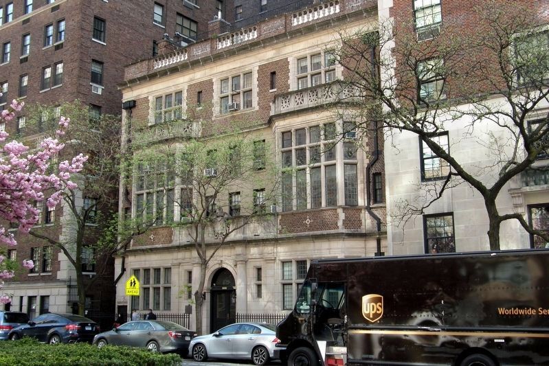 Originally the Reginald and Anna DeKoven House, 1025 Park Avenue. Click for full size. Originally the Reginald and Anna DeKoven House, 1025 Park Avenue image. Click for full size.