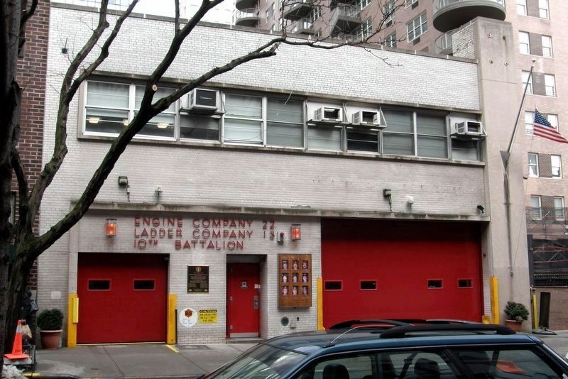 Engine Co. 22/Ladder Co. 13/Battalion 10 House image. Click for full size.