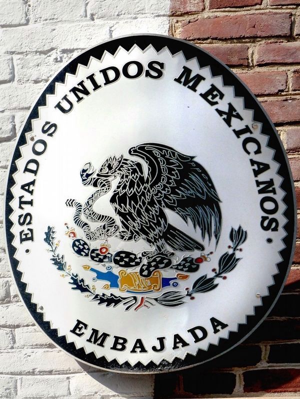 Estados Unidos Mexicanos<br>Embajada image. Click for full size.