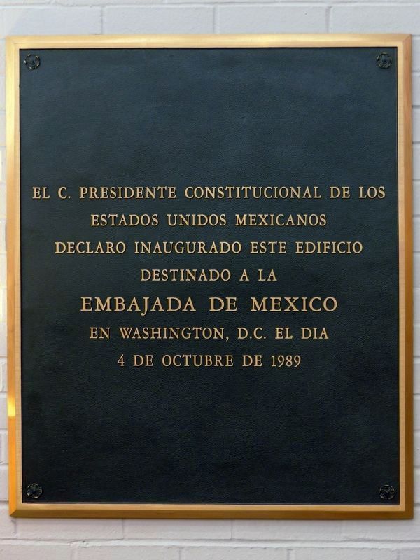 Plaque inside the Mexican Embassy image. Click for full size.