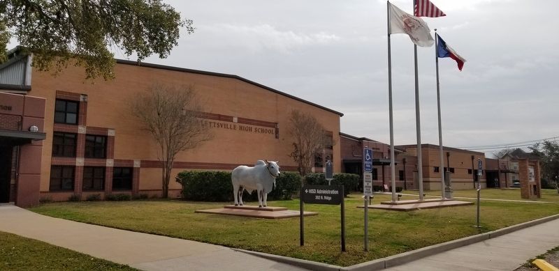 The Hallettsville High School and Marker image. Click for full size.