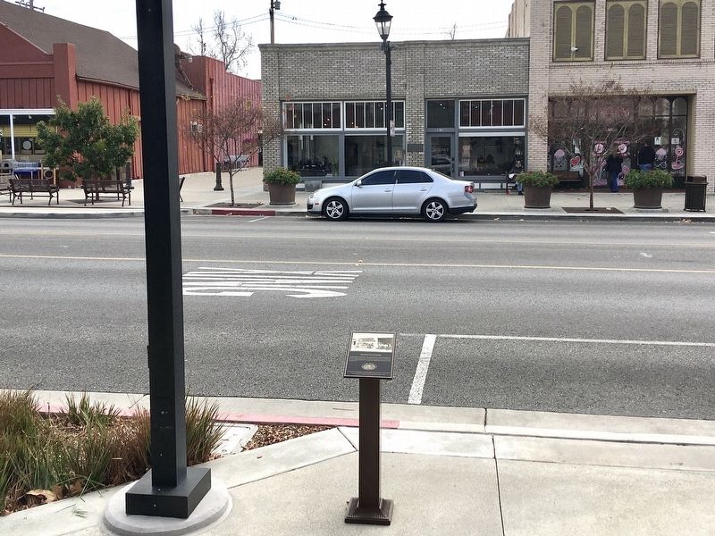 The Walterscheid Building and Marker image. Click for full size.