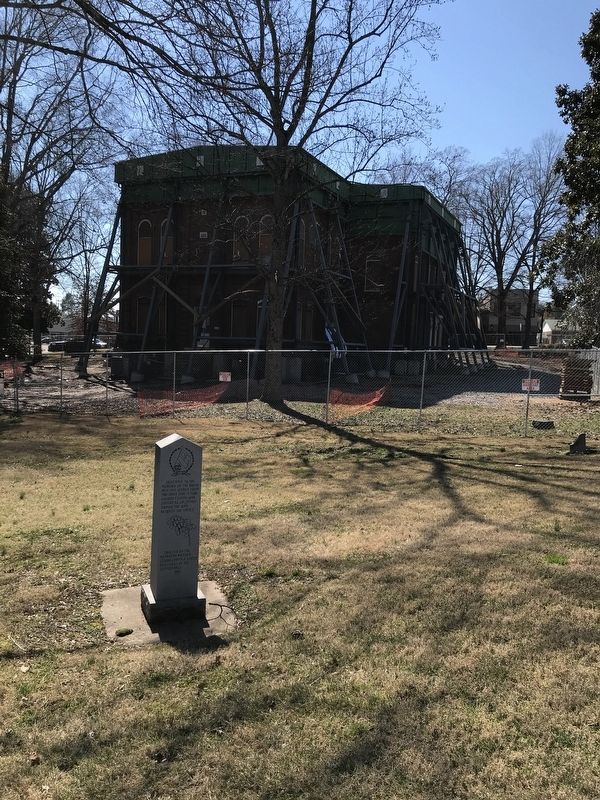 Loudon County Confederate Memorial. Click for full size. Loudon County Confederate Memorial image. Click for full size.
