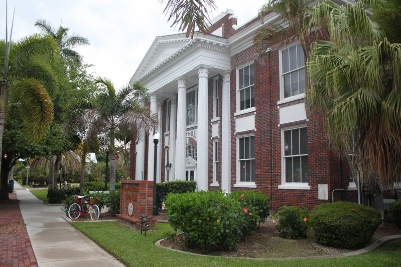 Albert Waller Gilchrist Marker located to the right of sidewalk past palms. image. Click for full size.