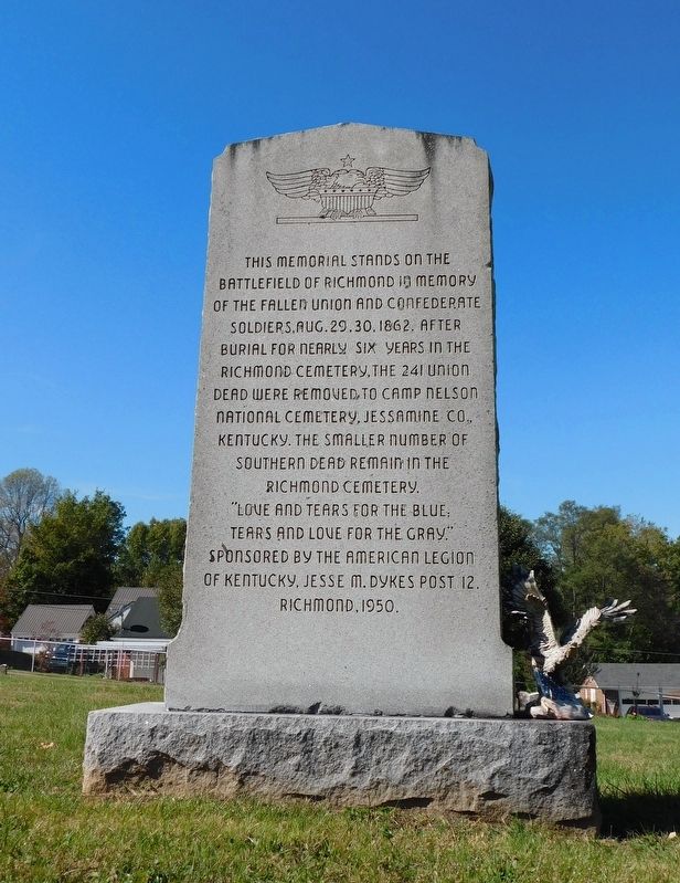 In Memory Of The Fallen Union And Confederate Soldiers Marker image. Click for full size.