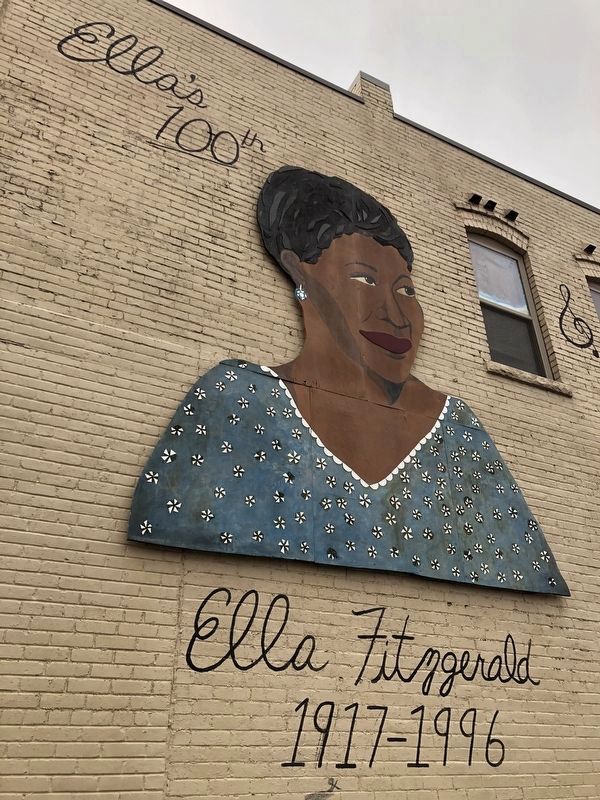 Ella Jane Fitzgerald Mural at 26th Street & Jefferson Avenue image. Click for full size.