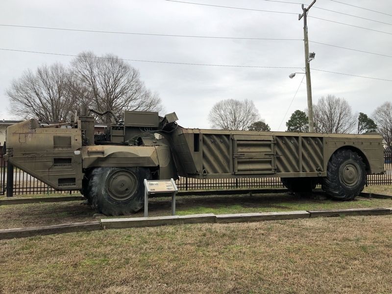XM437E1 Cargo Truck, 16 Ton, 44 "GOER" Display image. Click for full size.