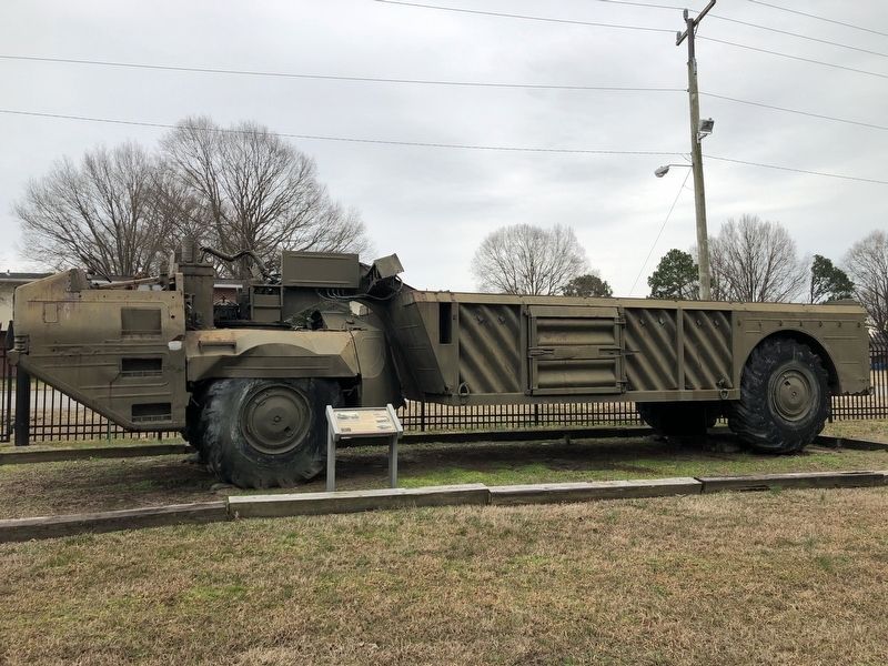 XM437E1 Cargo Truck, 16 Ton, 4�4 "GOER" Display image. Click for full size.