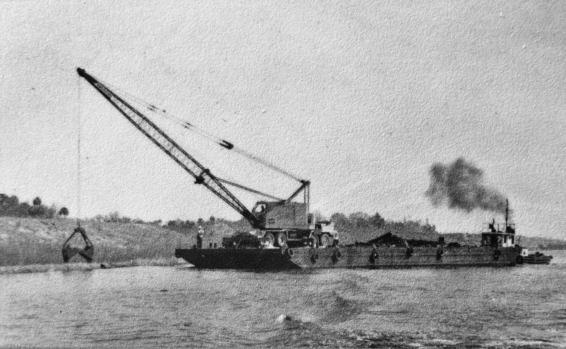 Marker detail: Cross Florida Canal Construction Barge image. Click for full size.
