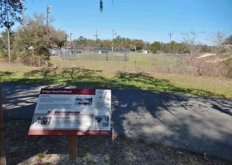 Bridges Road Trailhead Marker image. Click for full size.
