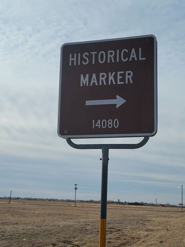 Nearby sign shows 14080 instead of the 14745 listed in the THC Atlas for this marker image. Click for full size.