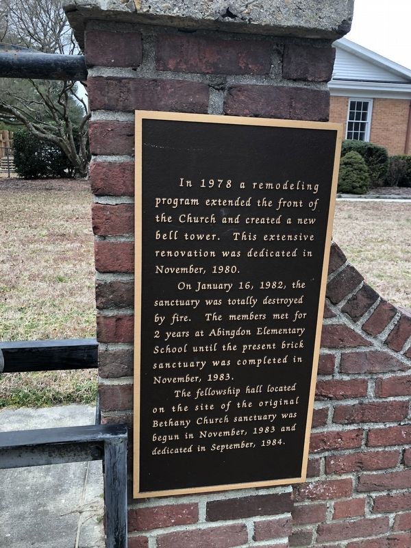 Gloucester Point Chapel Marker [Right plaque] image. Click for full size.