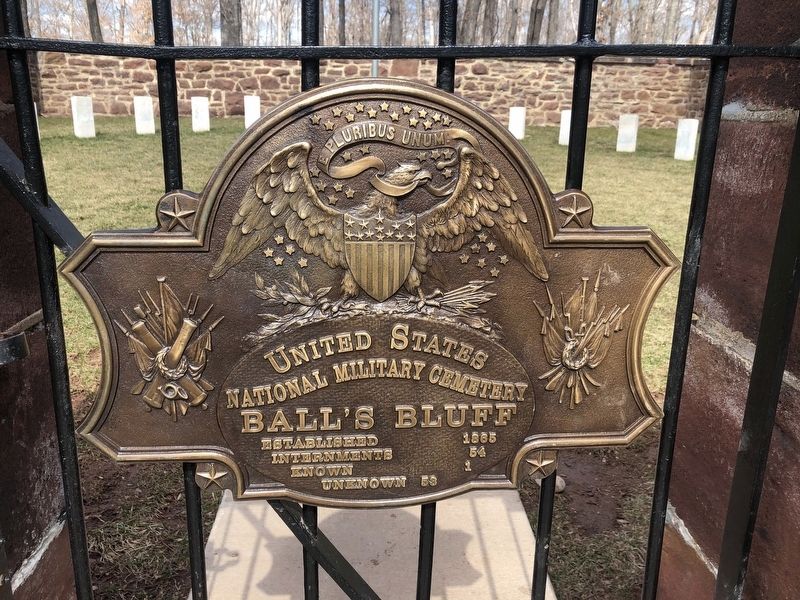 United States National Military Cemetery Marker [Front] image. Click for full size.