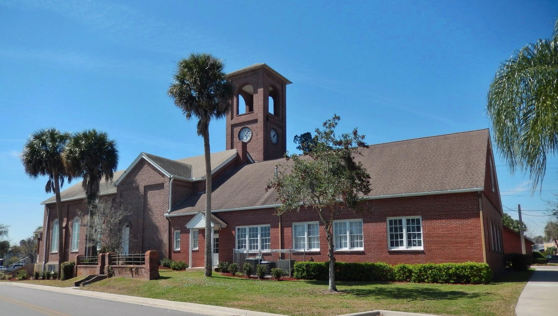 First Presbyterian Church of Palatka (<i>east elevation</i>) image. Click for full size.