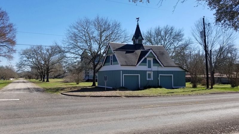 The view of the Parish Carriage House and Marker from the road image. Click for full size.
