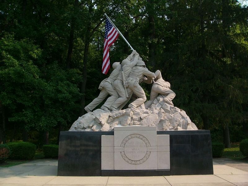 Iwo Jima Memorial image. Click for full size.