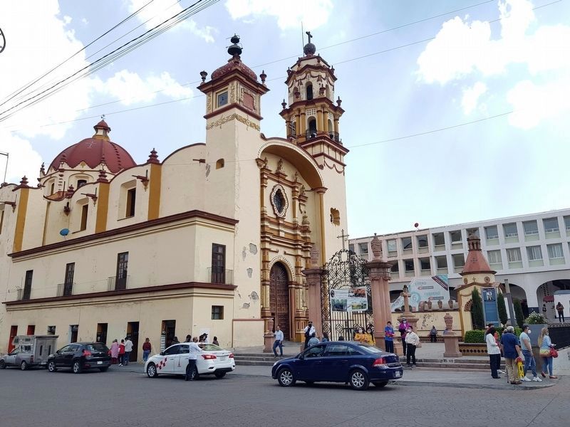 Church of la Santa Veracruz and Marker image. Click for full size.