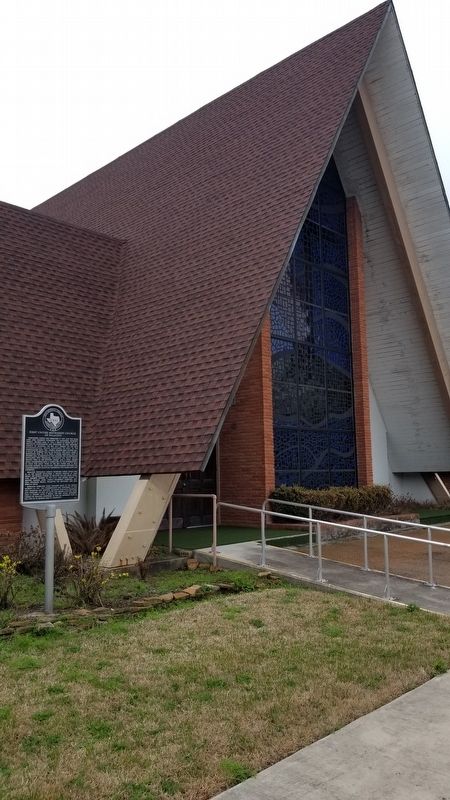 The front entrance to the First United Methodist Church of Palacios and Marker image. Click for full size.