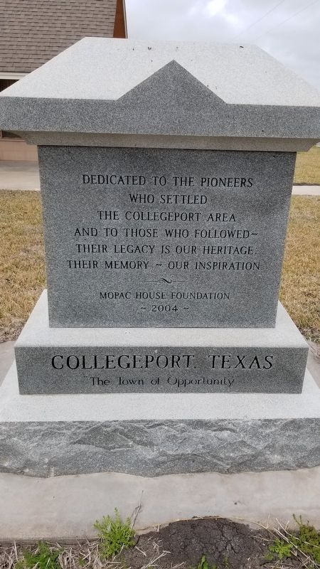 Dedication to the Pioneers of Collegeport image. Click for full size.