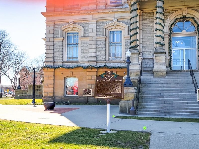 The Licking County Courthouse Marker image. Click for full size.