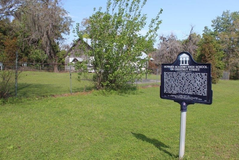 Howard Academy High School on Chestnut Street Marker looking north image. Click for full size.