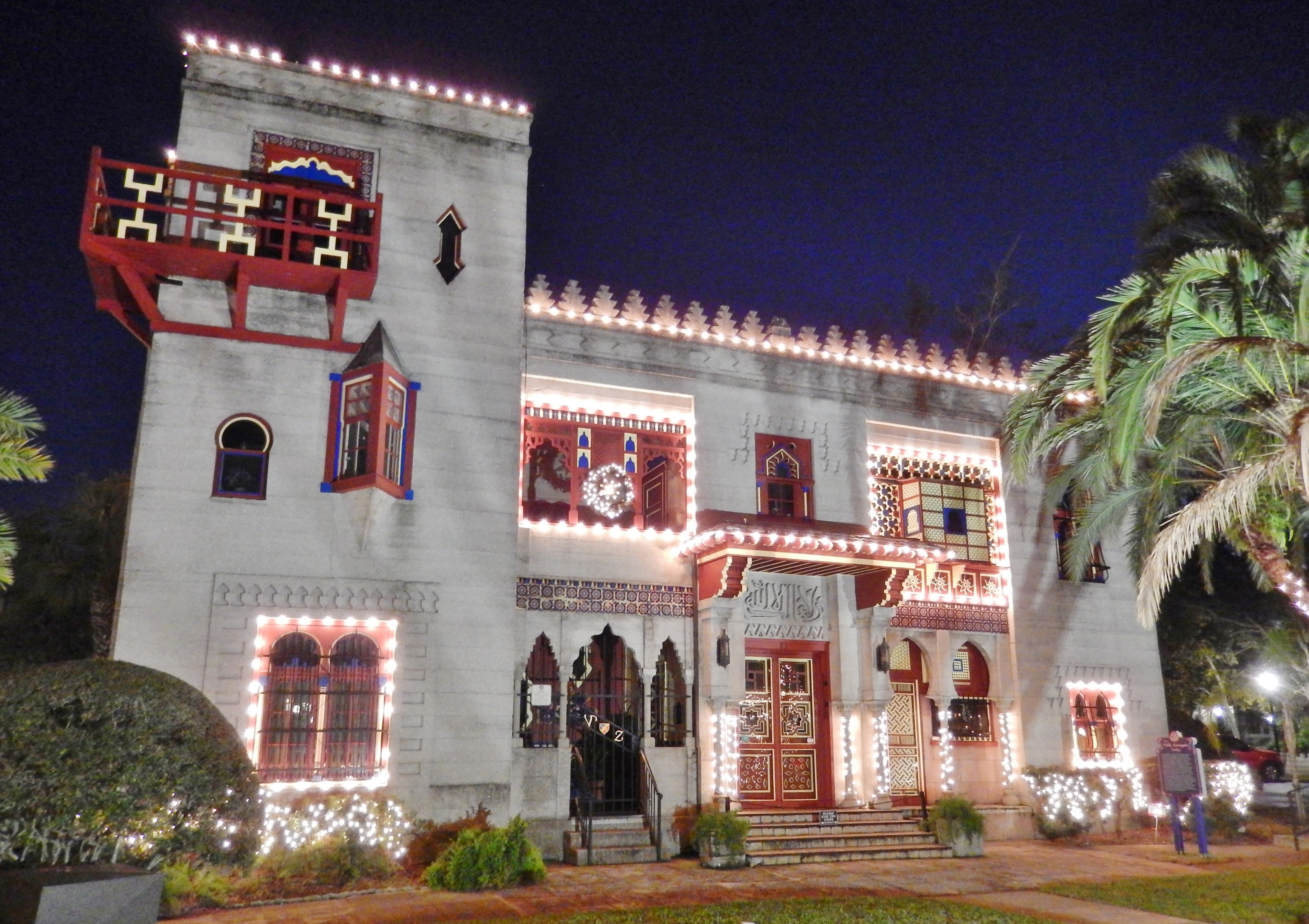 Villa Zorayda Christmas Lighting