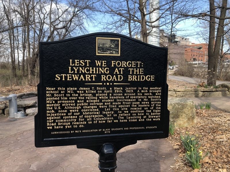 Lest We Forget: Lynching at the Stewart Road Bridge Marker image. Click for full size.