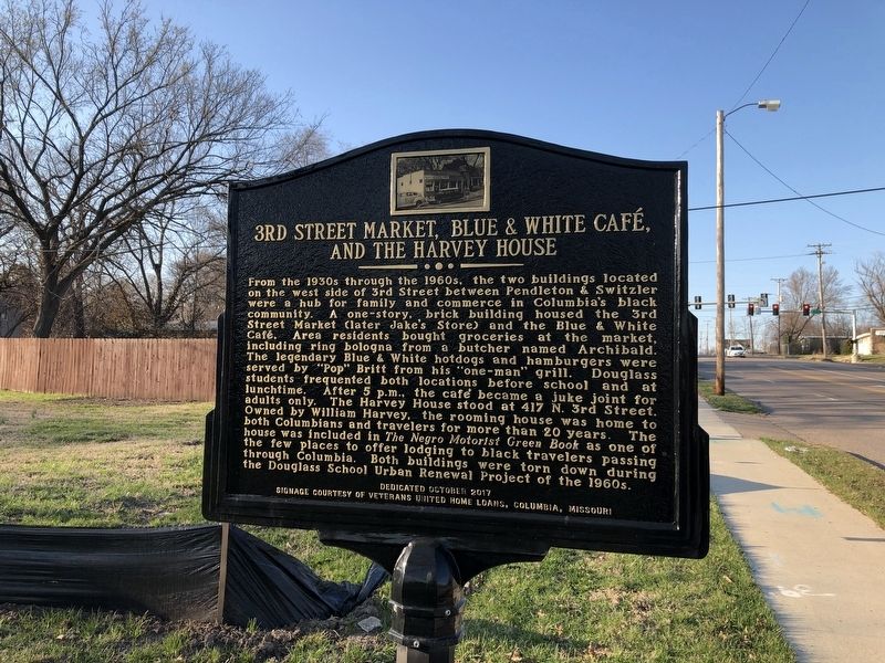 3rd Street Market, Blue & White Caf, and the Harvey House Marker image. Click for full size.