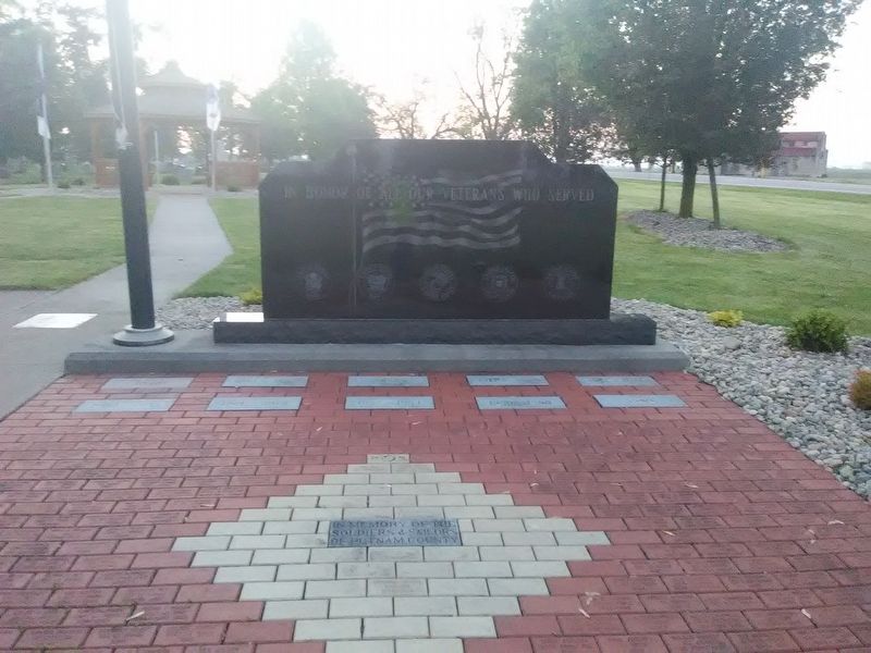 Putnam County Veterans Memorial image. Click for full size.